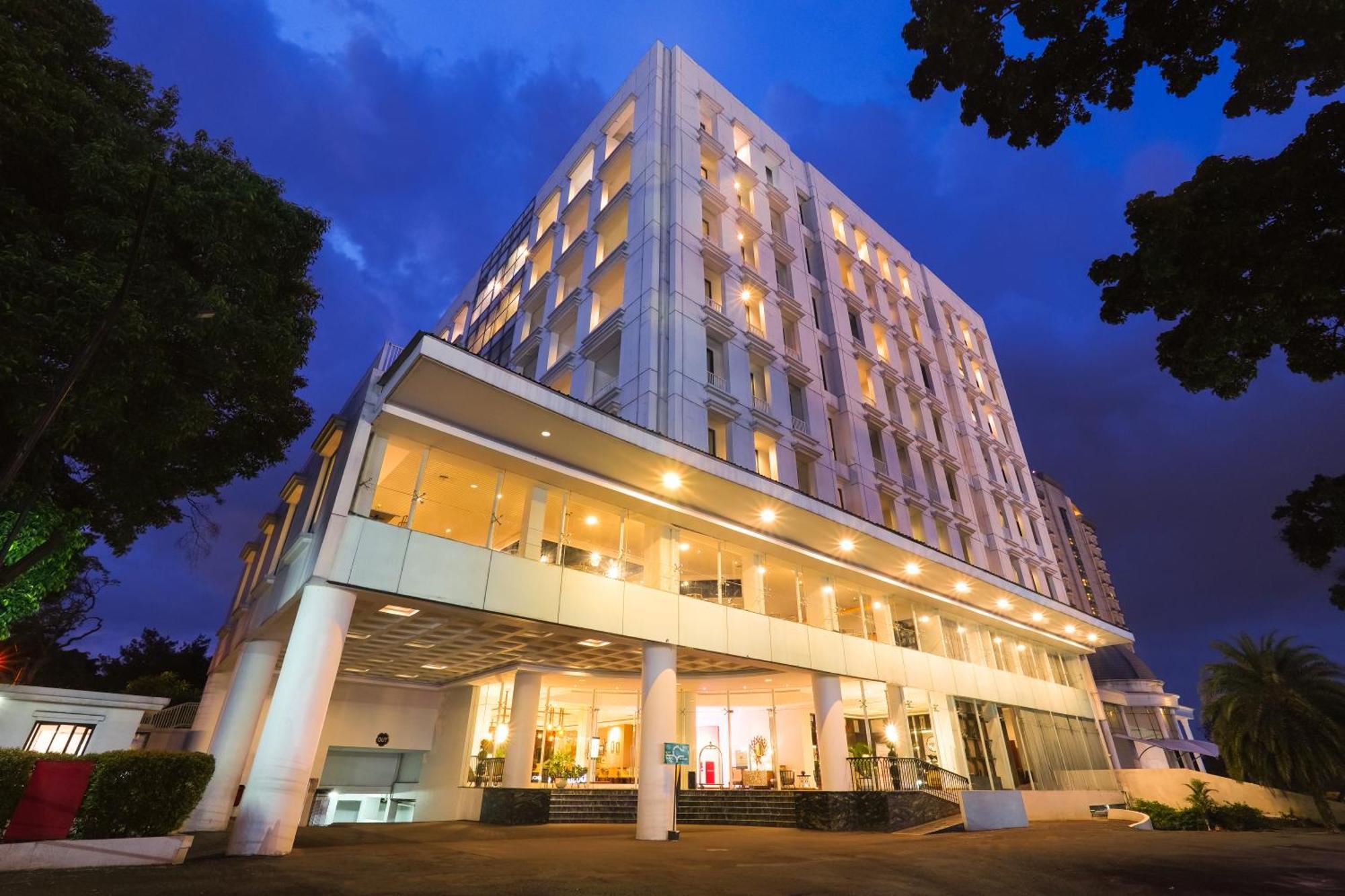 Royal Padjadjaran Hotel Bogor Kültér fotó